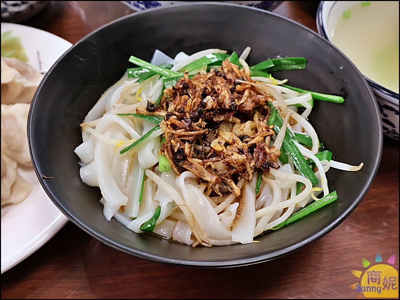 大鼎夏荷麵食館埔里店|苗栗超人氣牛肉麵開二店!古色古香寬敞空間、古董收藏免費參觀,古早味豆花吃到飽免服務費大型停車場交通便利 大鼎夏荷麵食館埔里店|苗栗超人氣牛肉麵開二店!古色古香寬敞空間、古董收藏免費參觀,古早味豆花吃到飽免服務費大型停車場交通便利