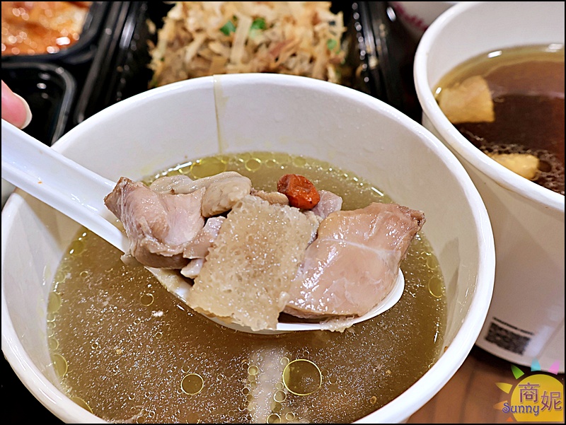 叁食初外帶櫃|食尚玩家報導老宅私房菜新光三越也有!招牌私房菜、個人養生煲湯外帶即食,現在還有8折優惠 叁食初外帶櫃|食尚玩家報導老宅私房菜新光三越也有!招牌私房菜、個人養生煲湯外帶即食,現在還有8折優惠