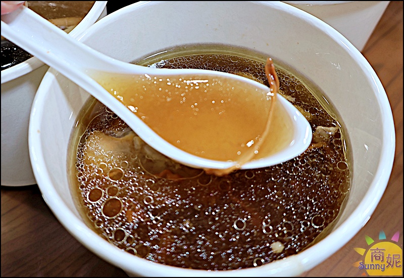 叁食初外帶櫃|食尚玩家報導老宅私房菜新光三越也有!招牌私房菜、個人養生煲湯外帶即食,現在還有8折優惠 叁食初外帶櫃|食尚玩家報導老宅私房菜新光三越也有!招牌私房菜、個人養生煲湯外帶即食,現在還有8折優惠
