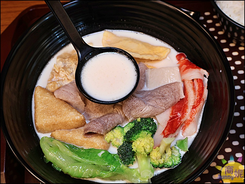 麻子辣蒙古麻辣燙|新竹排隊名店插旗台中！60種食材8元起，果凍麻辣鴨血神好吃 獨門白湯/蒙古紅湯辣度任選附飲料暢飲免服務費