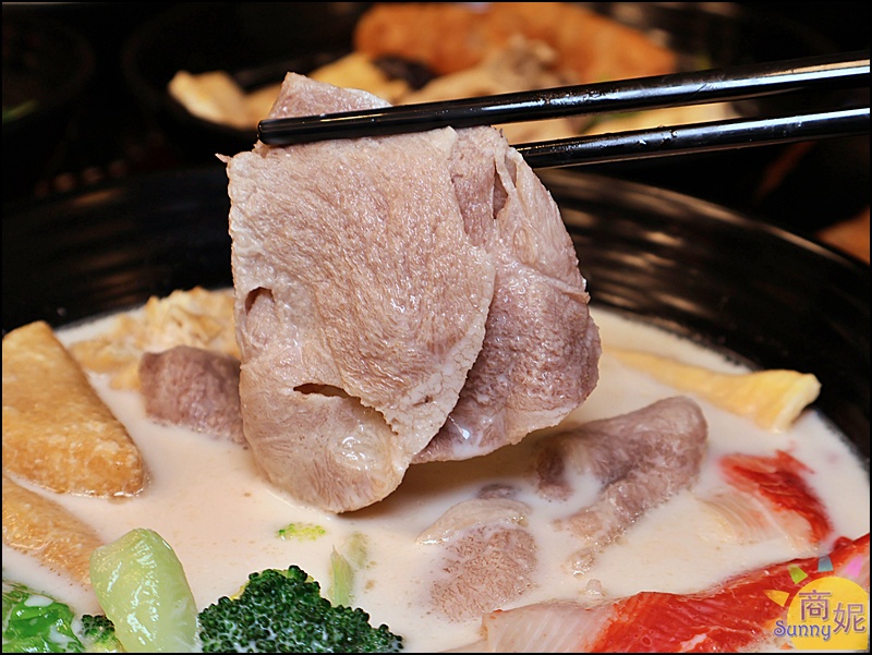 麻子辣蒙古麻辣燙|新竹排隊名店插旗台中！60種食材8元起，果凍麻辣鴨血神好吃 獨門白湯/蒙古紅湯辣度任選附飲料暢飲免服務費