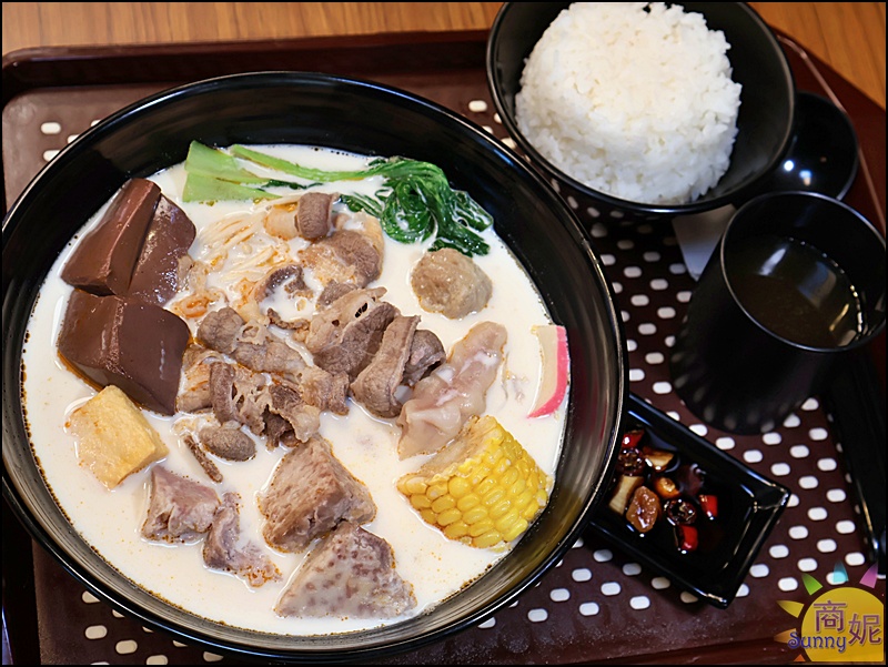 麻子辣蒙古麻辣燙|新竹排隊名店插旗台中！60種食材8元起，果凍麻辣鴨血神好吃 獨門白湯/蒙古紅湯辣度任選附飲料暢飲免服務費