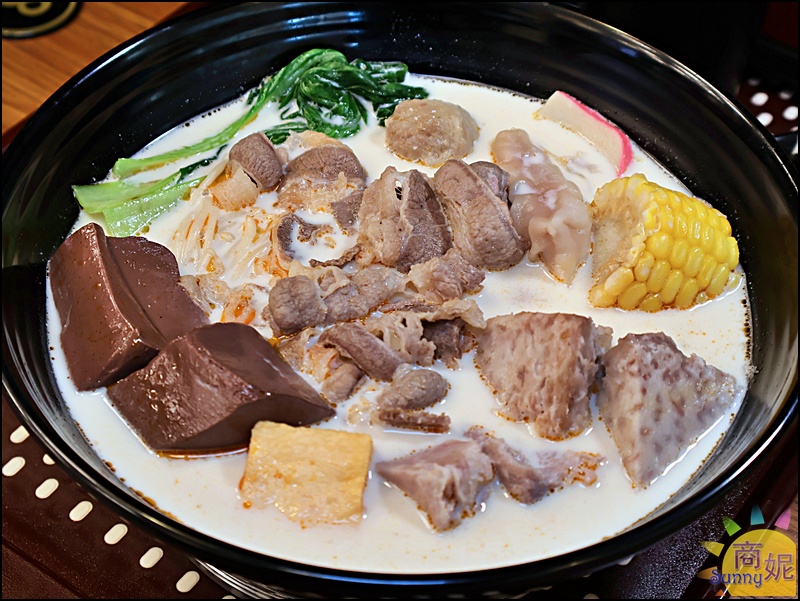 麻子辣蒙古麻辣燙|新竹排隊名店插旗台中！60種食材8元起，果凍麻辣鴨血神好吃 獨門白湯/蒙古紅湯辣度任選附飲料暢飲免服務費