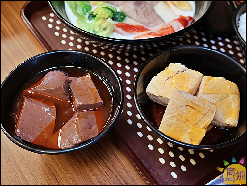 麻子辣蒙古麻辣燙|新竹排隊名店插旗台中！60種食材8元起，果凍麻辣鴨血神好吃 獨門白湯/蒙古紅湯辣度任選附飲料暢飲免服務費