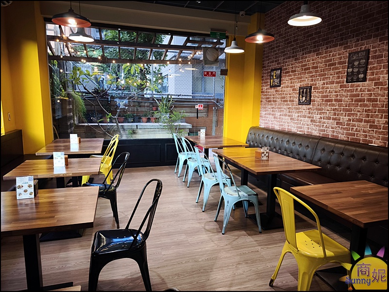 小紐約Little New York Cafe｜台中西屯義大利麵推薦！超值晚間套餐CP值爆表、大份量燉飯義大利麵聚餐首選