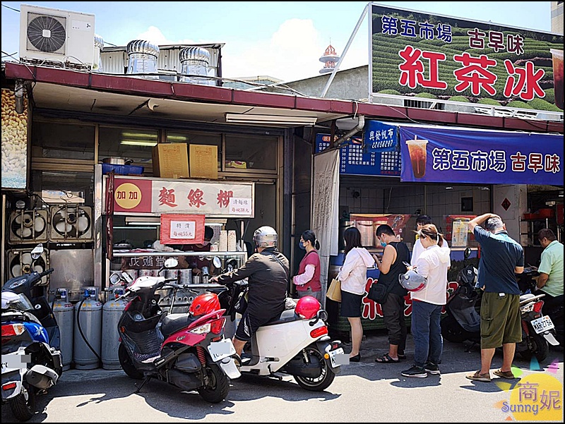 鹿港嘉慶麵線糊加加麵線糊|第五市場排隊小吃!好多大塊肉片加上好吃麵線太超值了 鹿港嘉慶麵線糊加加麵線糊|第五市場排隊小吃!好多大塊肉片加上好吃麵線太超值了